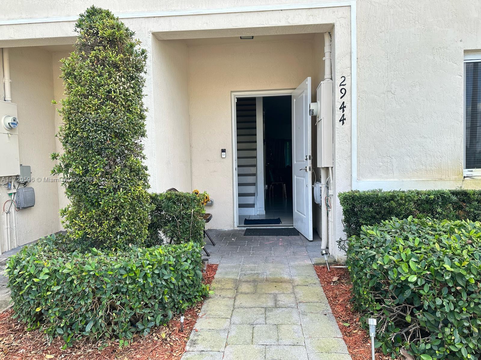 2944 NW 180th St, Miami Gardens, Florida image 1