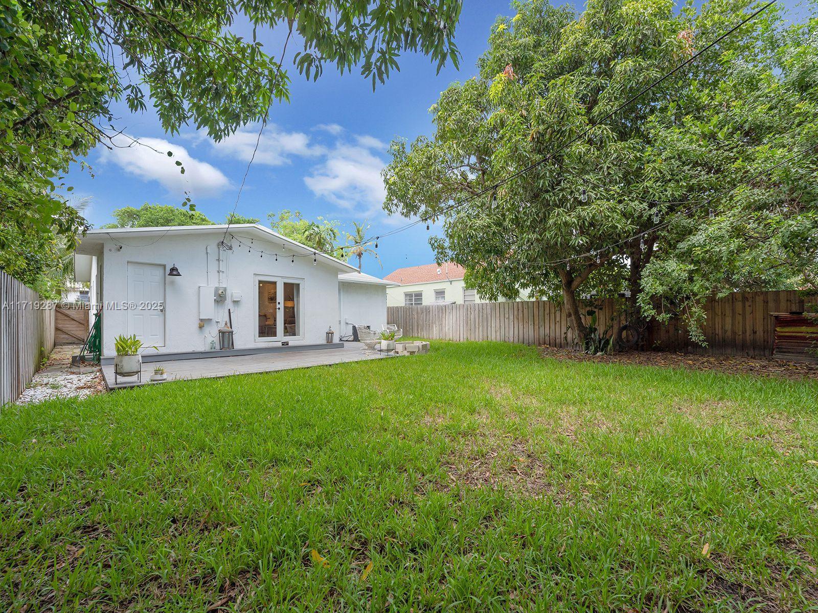 1790 NE 160th St, North Miami Beach, Florida image 27