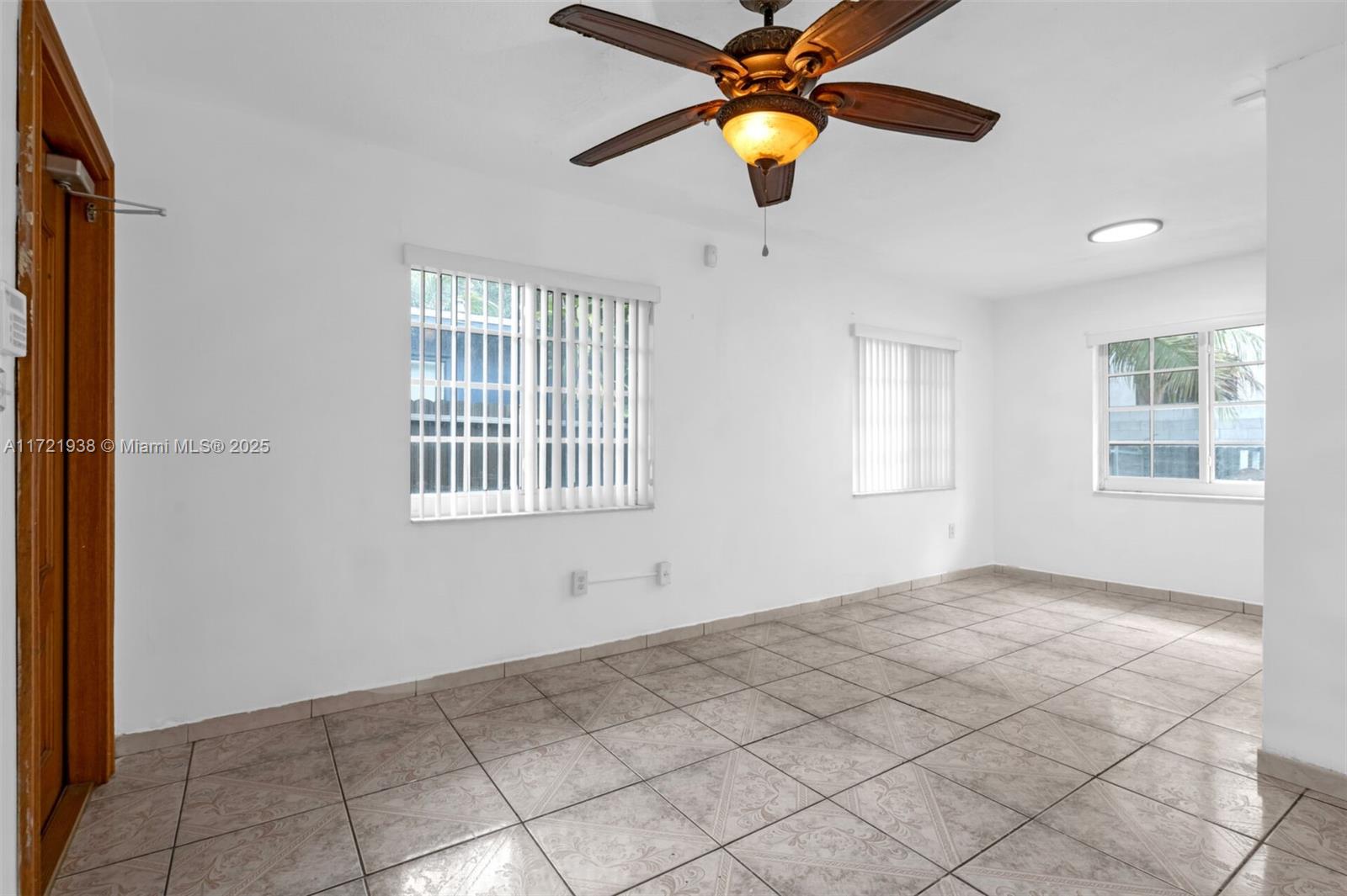 2530 NE 181st St, North Miami Beach, Florida image 18