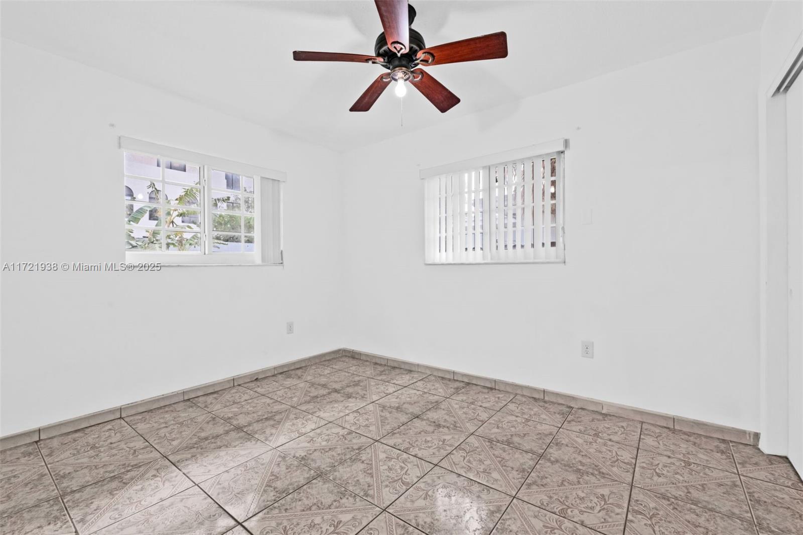 2530 NE 181st St, North Miami Beach, Florida image 22