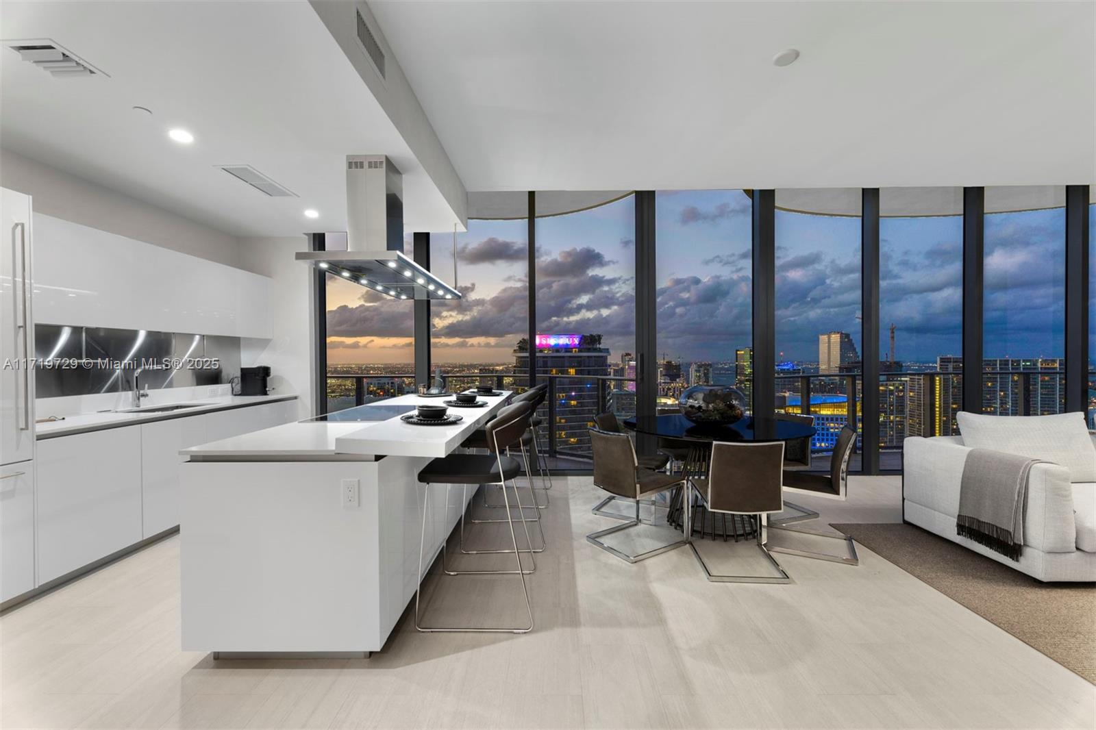 1000 Brickell Plz #PH6108, Miami FL 33131