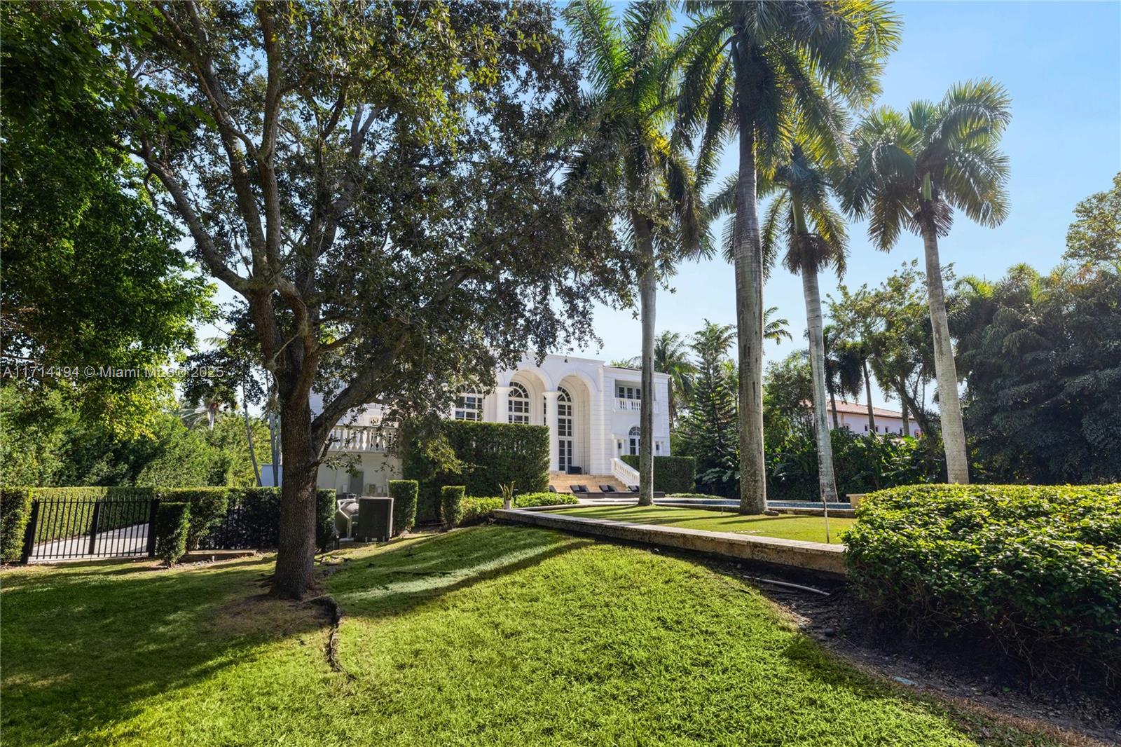 26 Tahiti Beach Island Rd, Coral Gables, Florida image 37