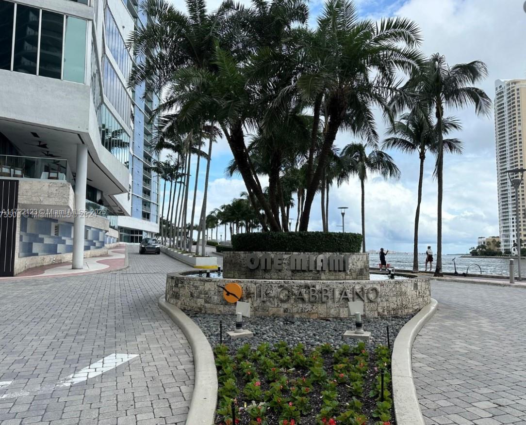 LOCATION !!! Stunning one bedroom unit at a very prestige building with an amazing water view of Biscayne Bay and Miami Skyline . Unit is on the 27th floor facing North which has day light but not overwhelmed with Miami's daily sun. Unit has marble floors, very unique stacked stone kitchen walls and marble bathroom with a bathtub. One Miami building is located at Miami Downtown area with a lot of amenities such as 2 pools, sauna, fitness center, party room, 24 hours valet service and a convenience store. Besides all these amenities, building is located in the middle of Downtown area where walking distance to Bayside shopping center and marina for all the tourist entertainments, Whole food, Brickell City Center, Miami Heat Arena and many more. Unit comes with one car assign parking.