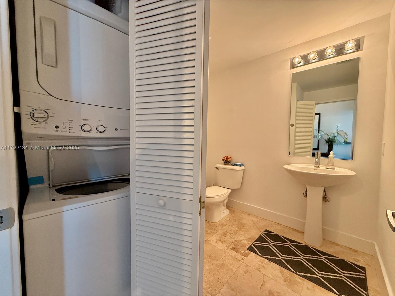 888 Biscayne Blvd #3208, Miami FL 33132