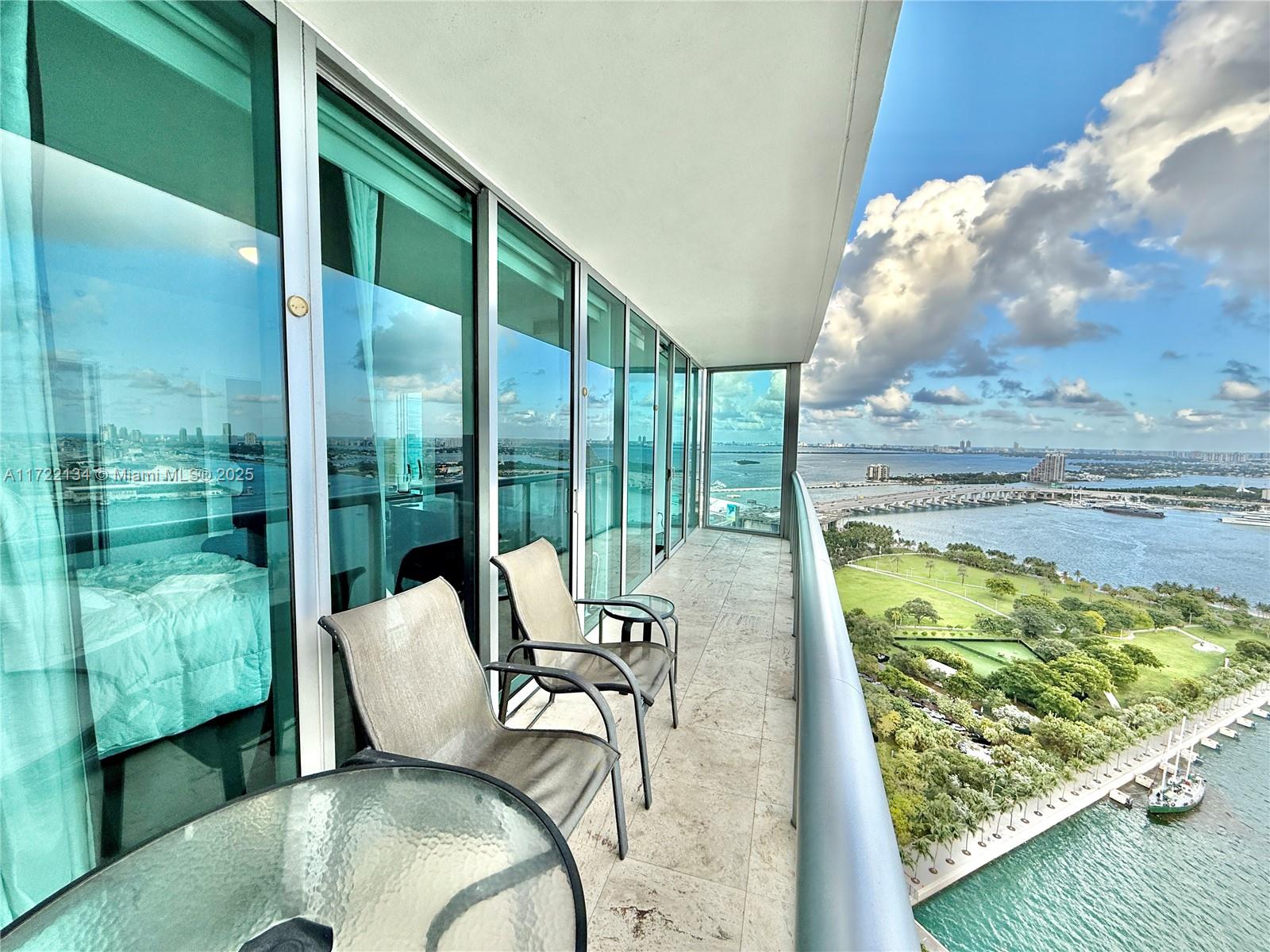 888 Biscayne Blvd #3208, Miami FL 33132