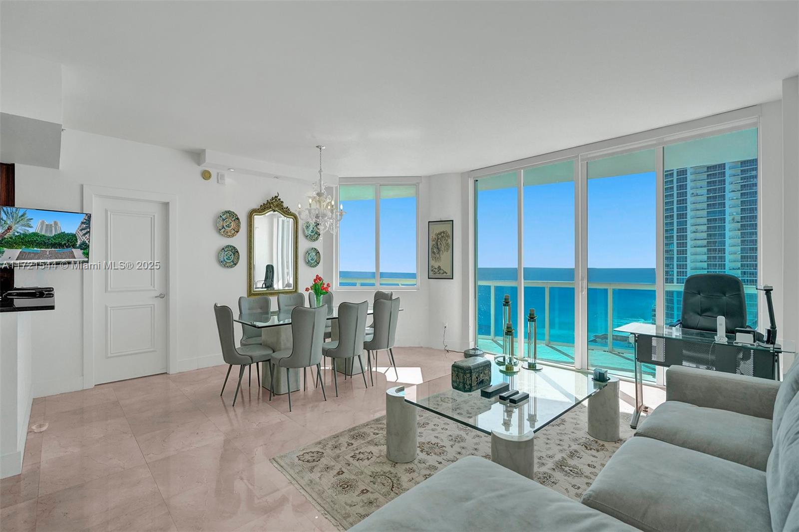 Condo for Rent in Hollywood, FL