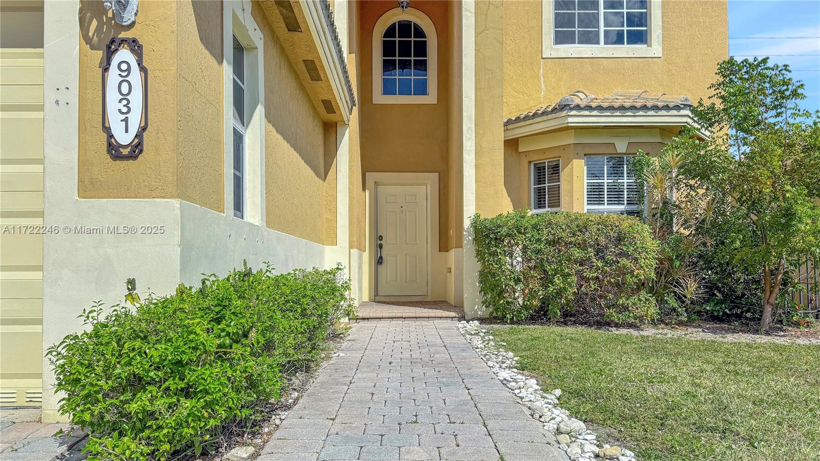 9031 SW 208th Ter, Cutler Bay, Florida image 9