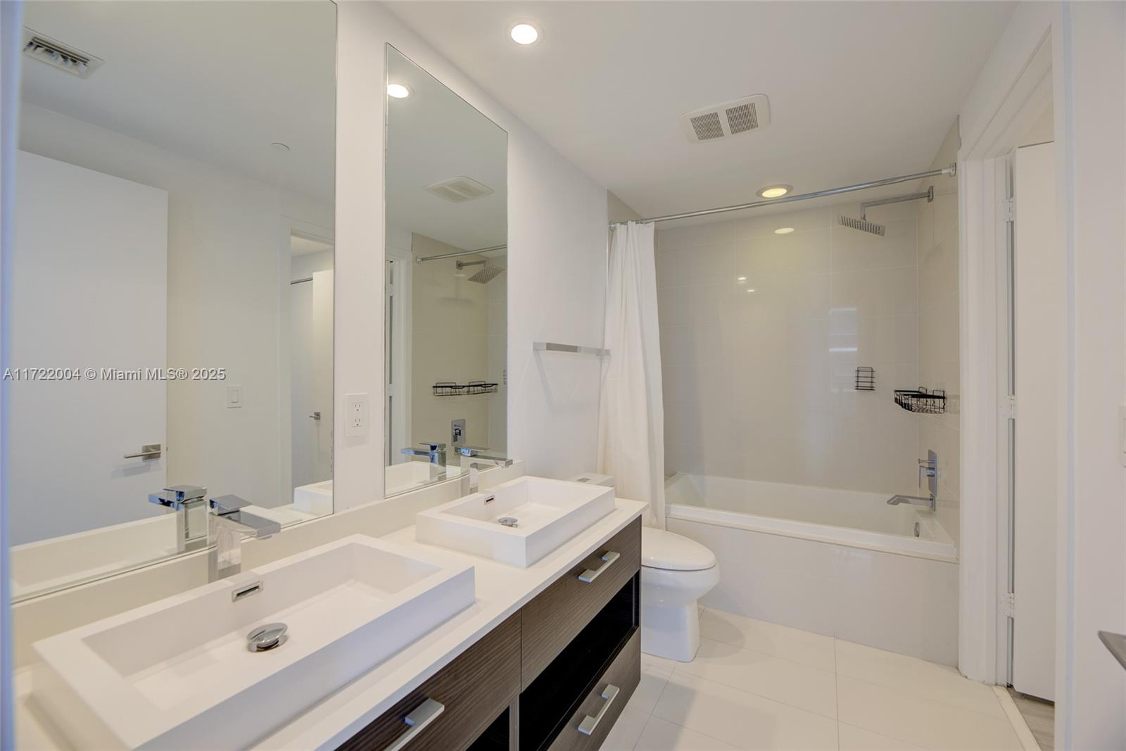 45 SW 9th St #3507, Miami FL 33130