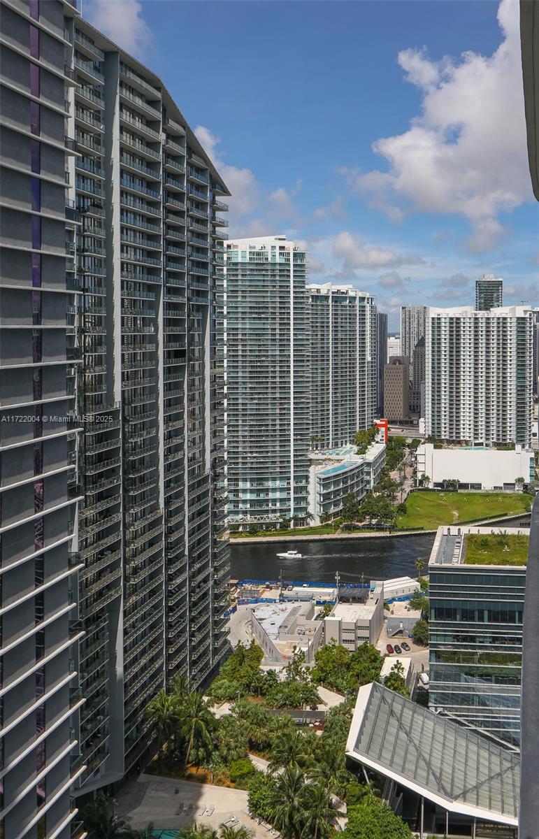 45 SW 9th St #3507, Miami FL 33130
