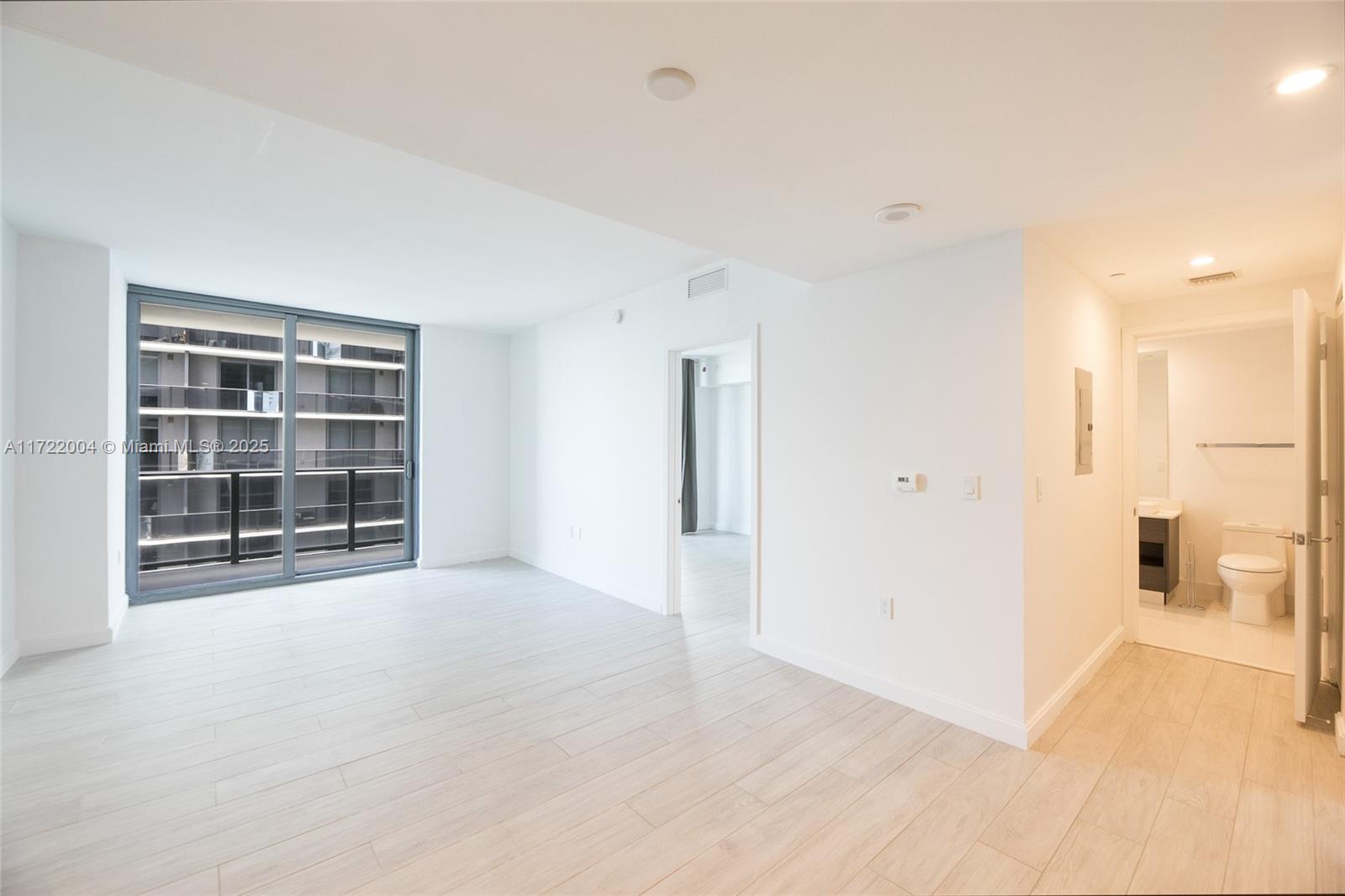 45 SW 9th St #3507, Miami FL 33130