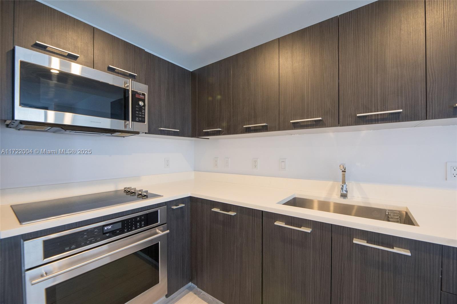 45 SW 9th St #3507, Miami FL 33130
