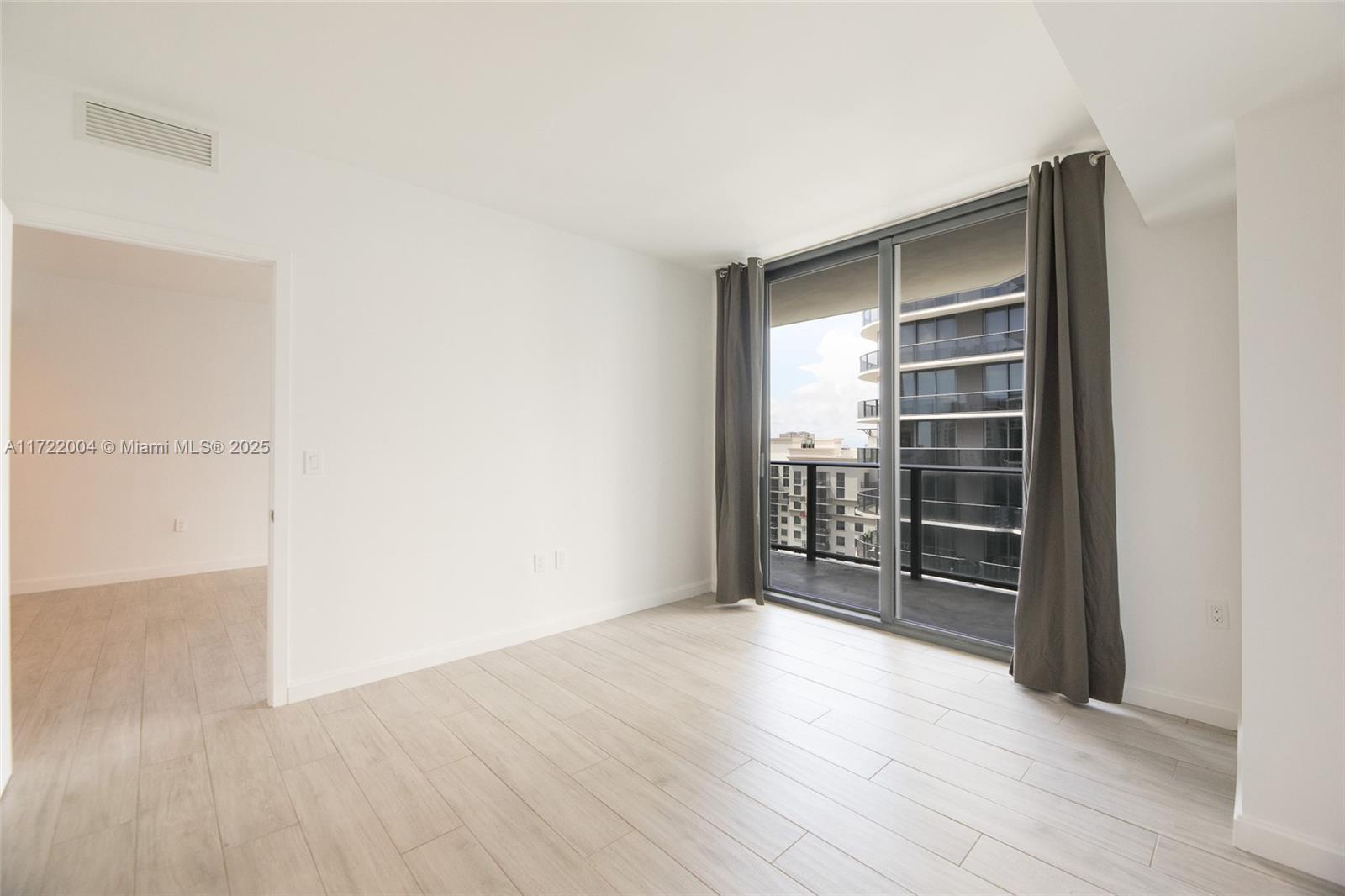 45 SW 9th St #3507, Miami FL 33130