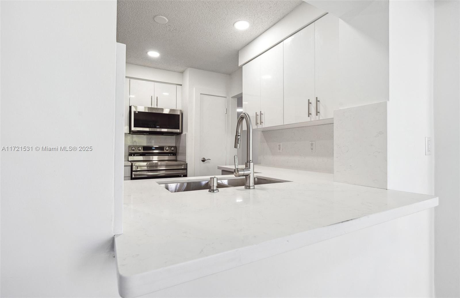 2638 NW 98 Way, Coral Springs, Florida image 24