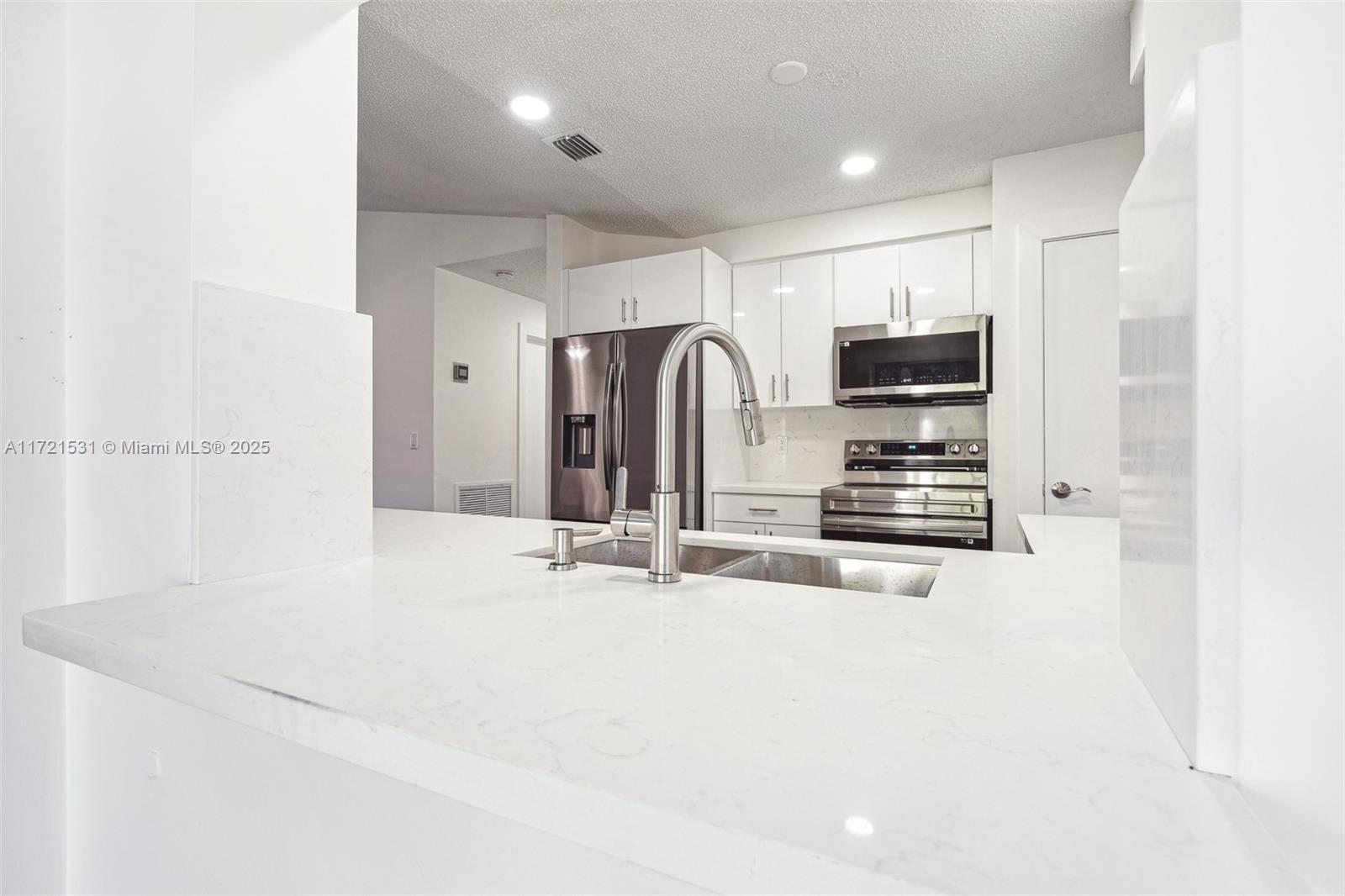 2638 NW 98 Way, Coral Springs, Florida image 25