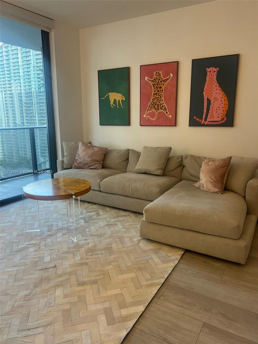 55 SW 9th St #2610, Miami FL 33130