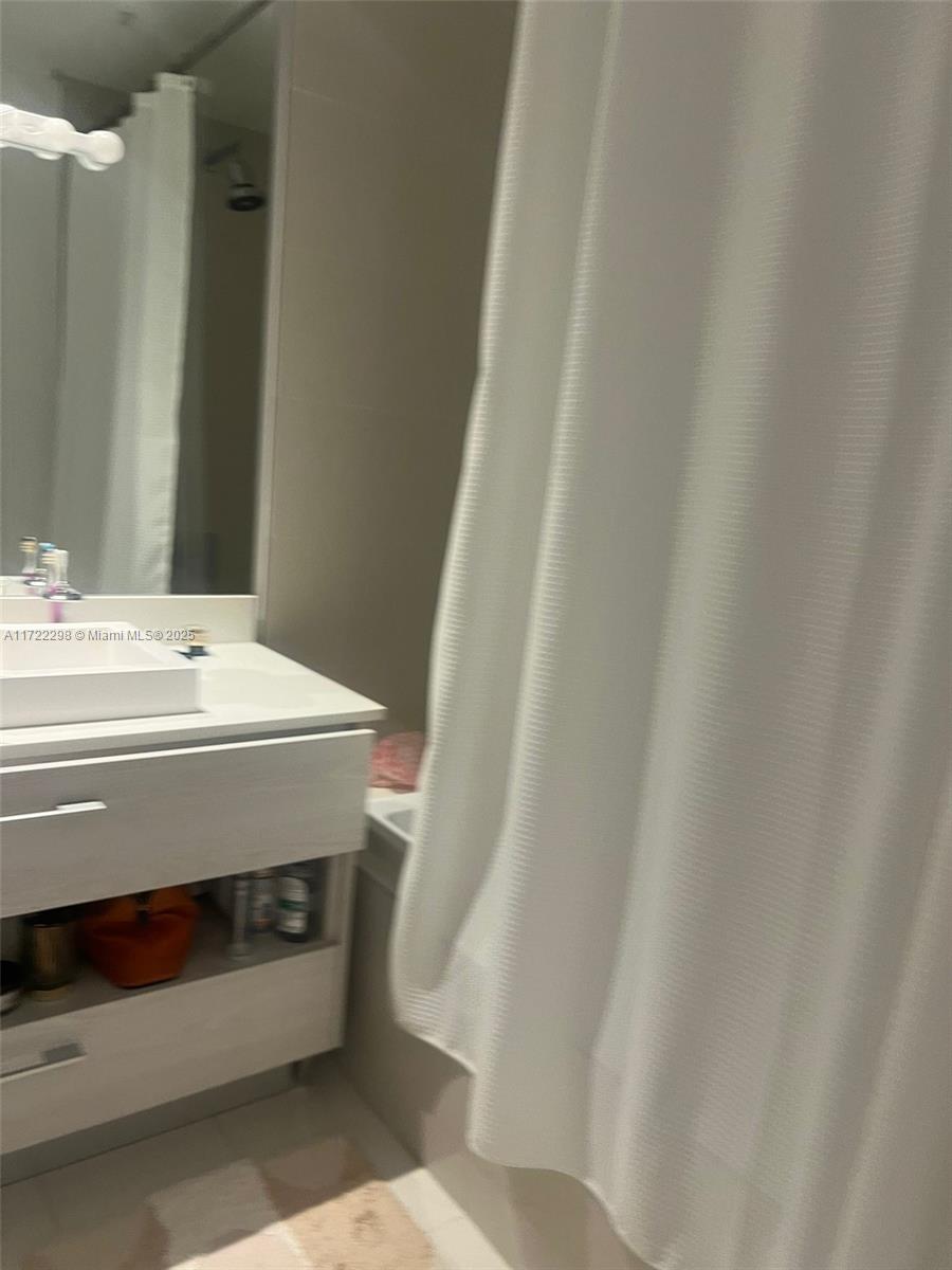 55 SW 9th St #2610, Miami FL 33130