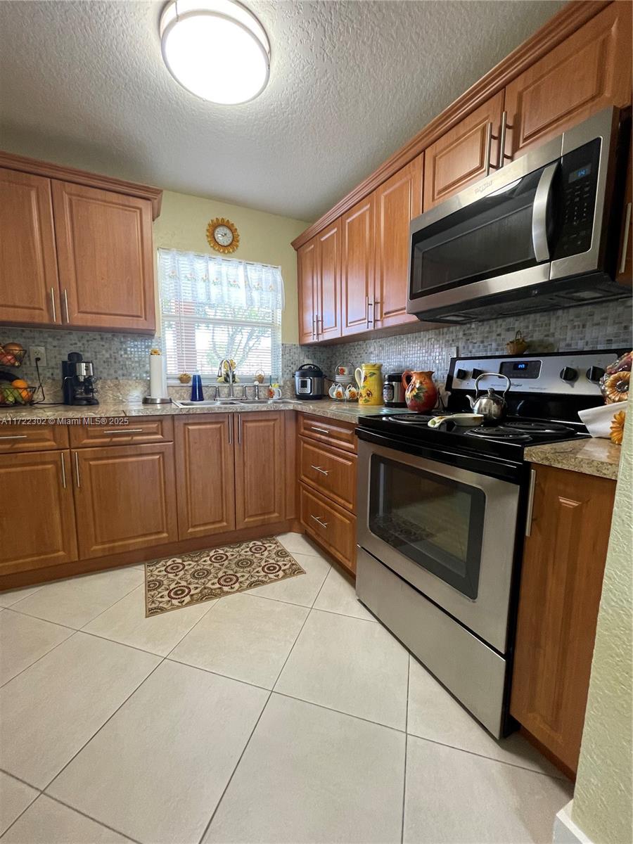 9041 Sunrise Lakes Blvd #108, Sunrise, Florida image 1