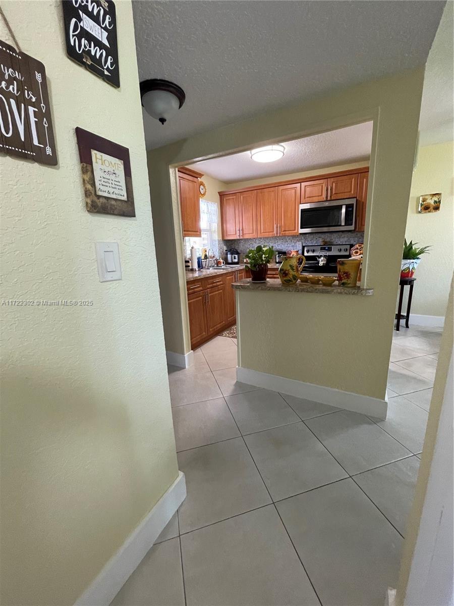 9041 Sunrise Lakes Blvd #108, Sunrise, Florida image 10