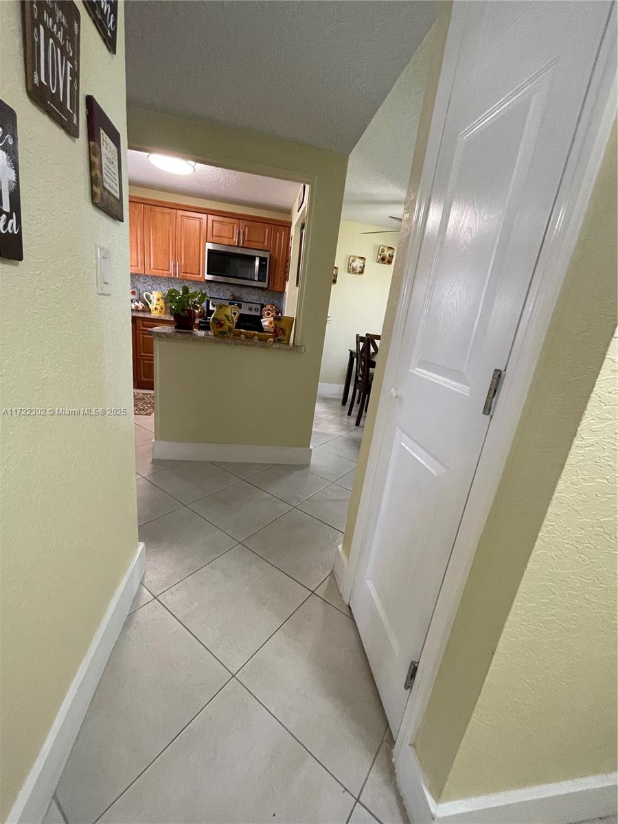 9041 Sunrise Lakes Blvd #108, Sunrise, Florida image 33