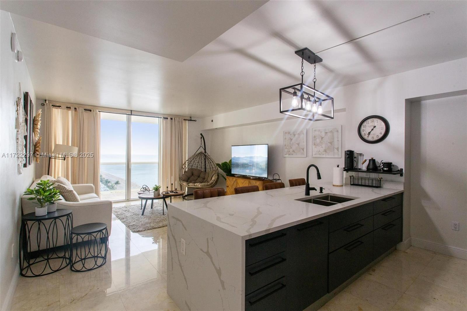 Condo for Rent in Hallandale Beach, FL
