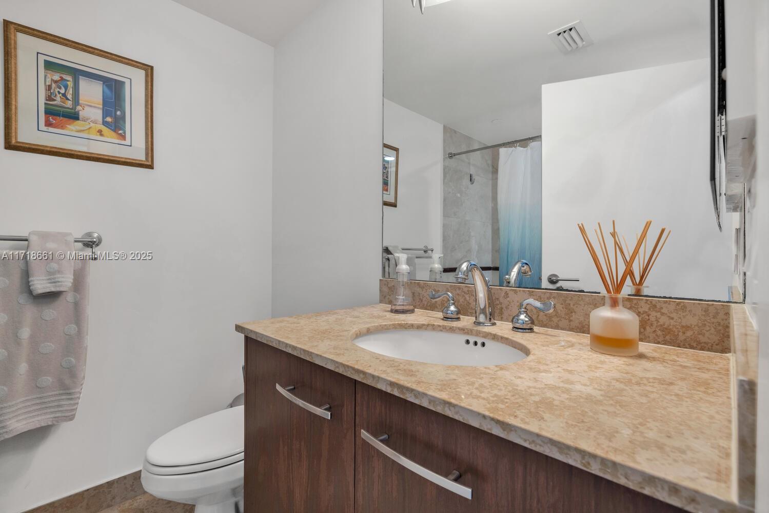 4779 Collins Ave #2703, Miami Beach FL 33140