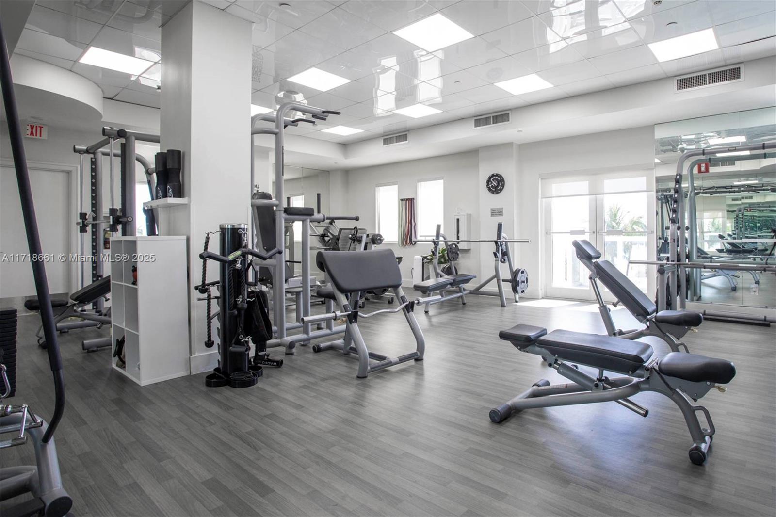 4779 Collins Ave #2703, Miami Beach FL 33140