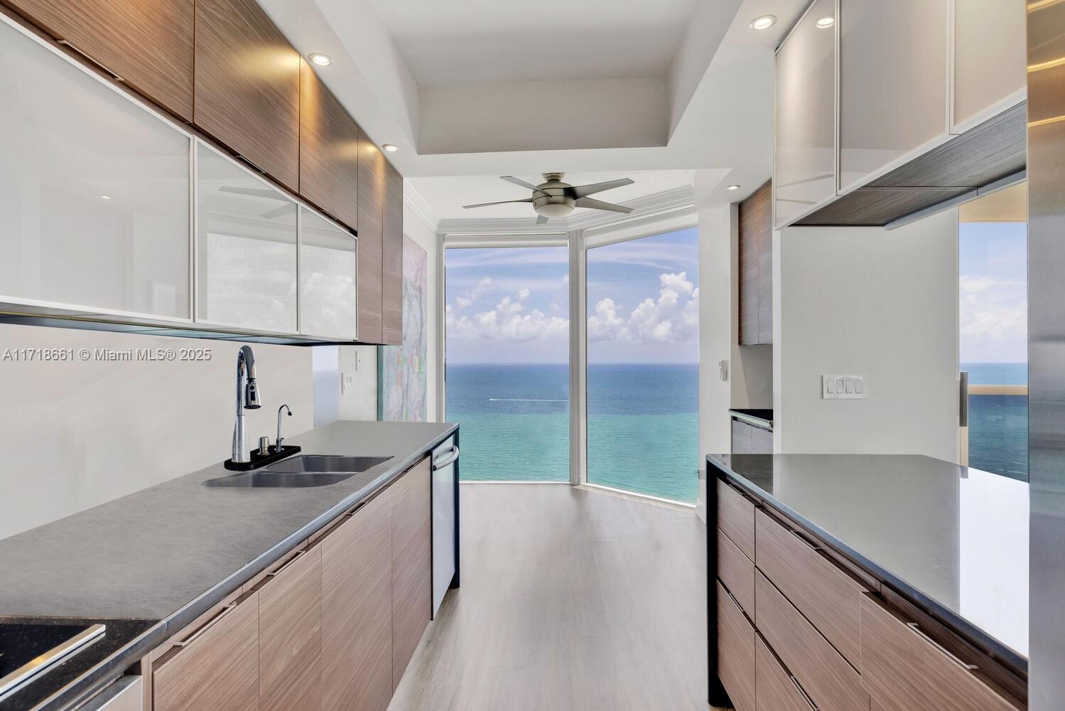 4779 Collins Ave #2703, Miami Beach FL 33140