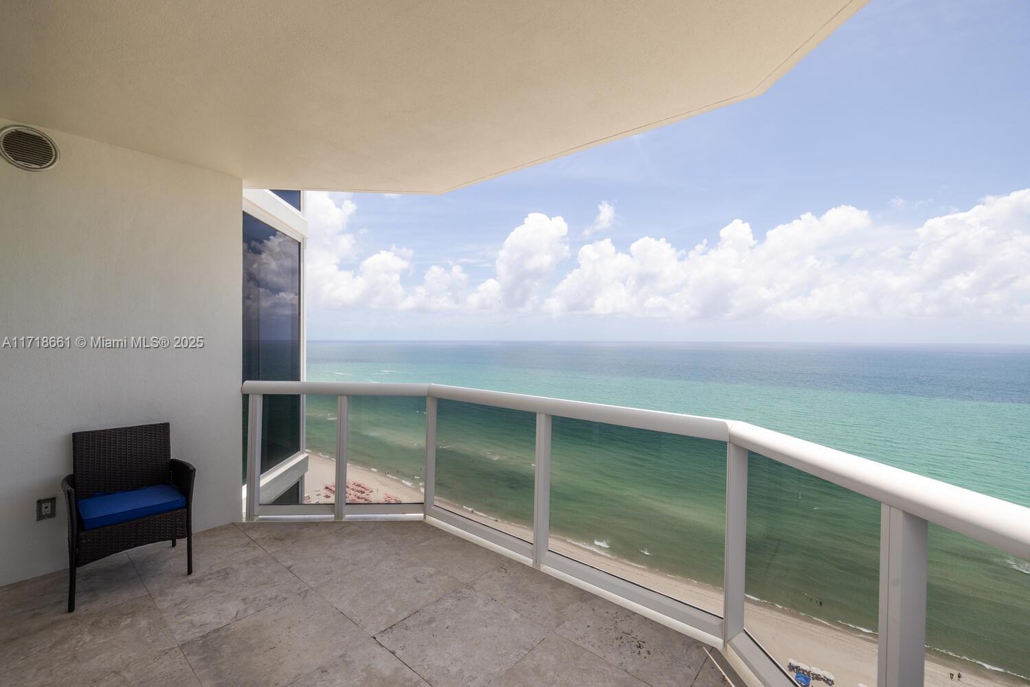 4779 Collins Ave #2703, Miami Beach FL 33140