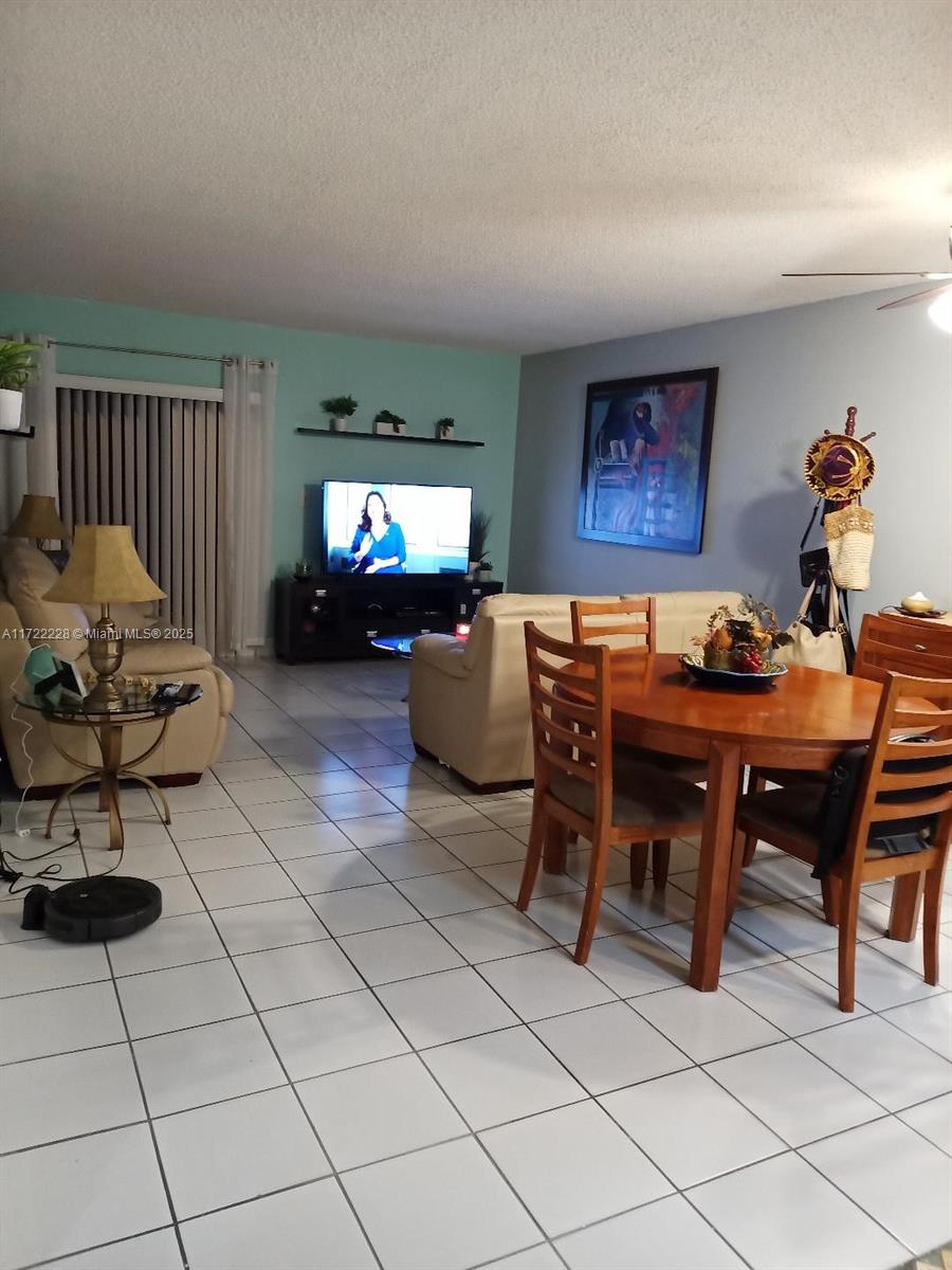 1900 W 54th St #303, Hialeah, Florida image 4