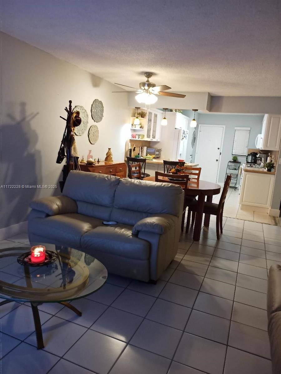 1900 W 54th St #303, Hialeah, Florida image 5