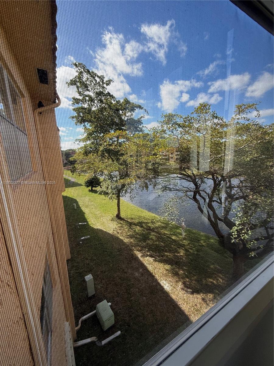 9020 Sunrise Lakes Blvd #304, Sunrise, Florida image 30