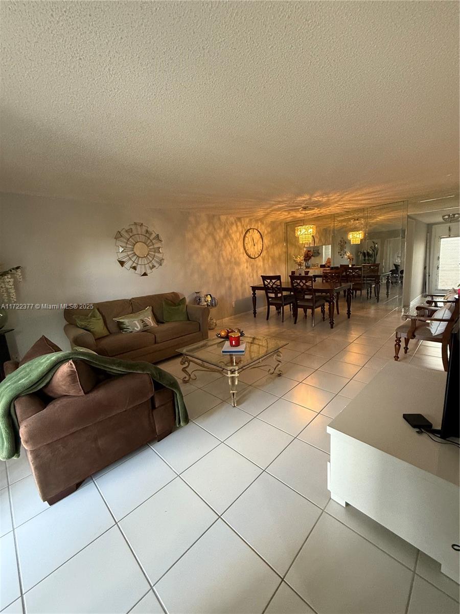 9020 Sunrise Lakes Blvd #304, Sunrise, Florida image 7