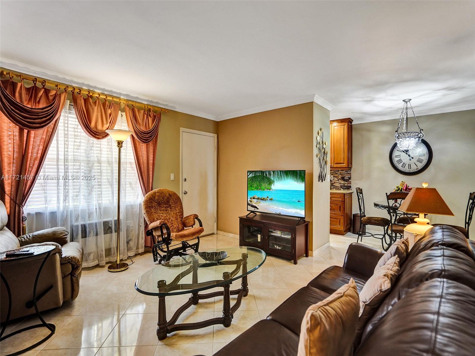 Listing Photo 11