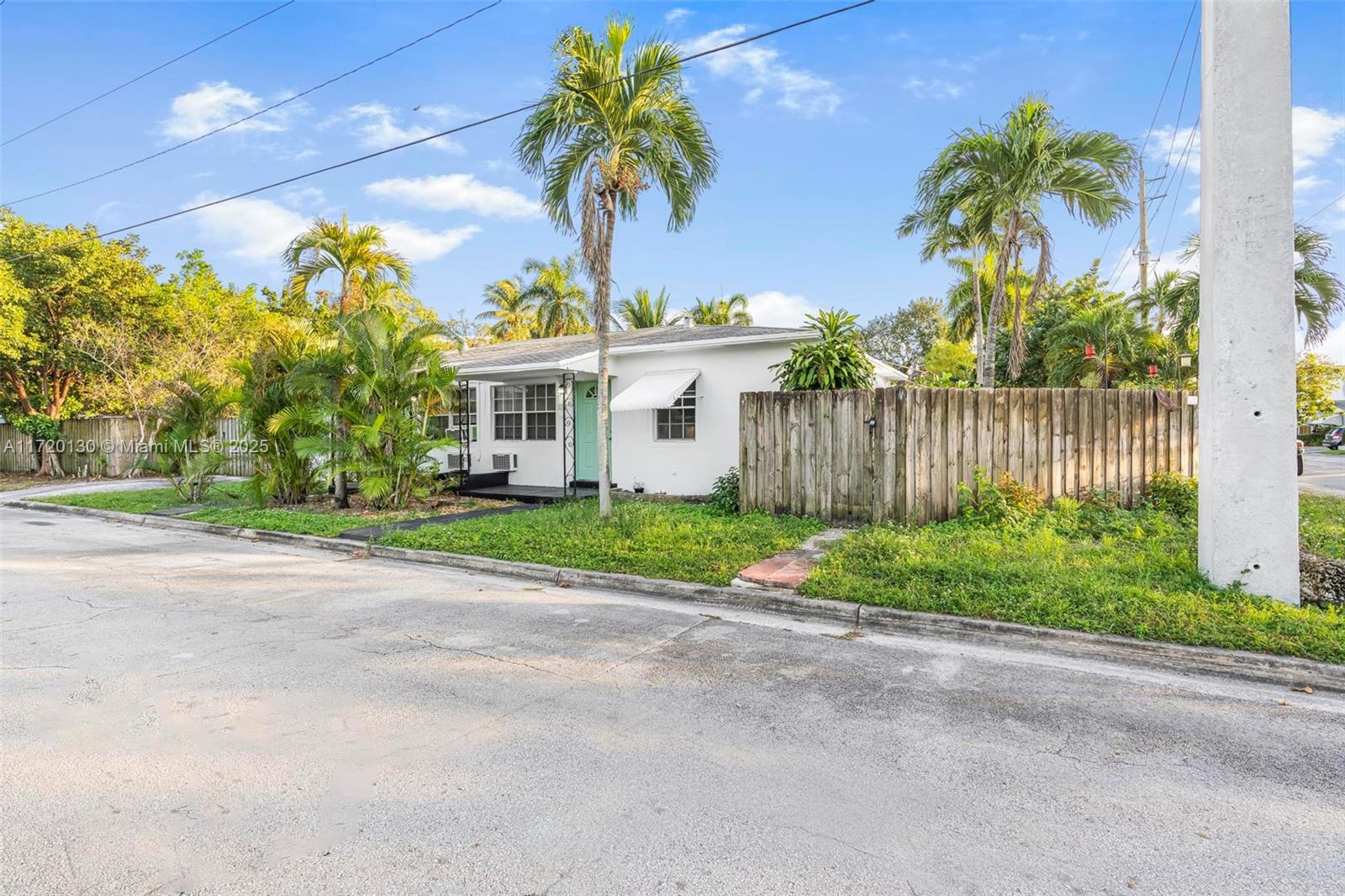 1700 NE 12th St, Fort Lauderdale, Florida image 2