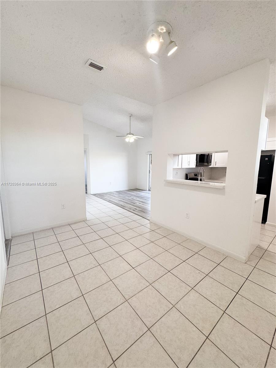 2001 NW 96th Ter #10L, Pembroke Pines, Florida image 23