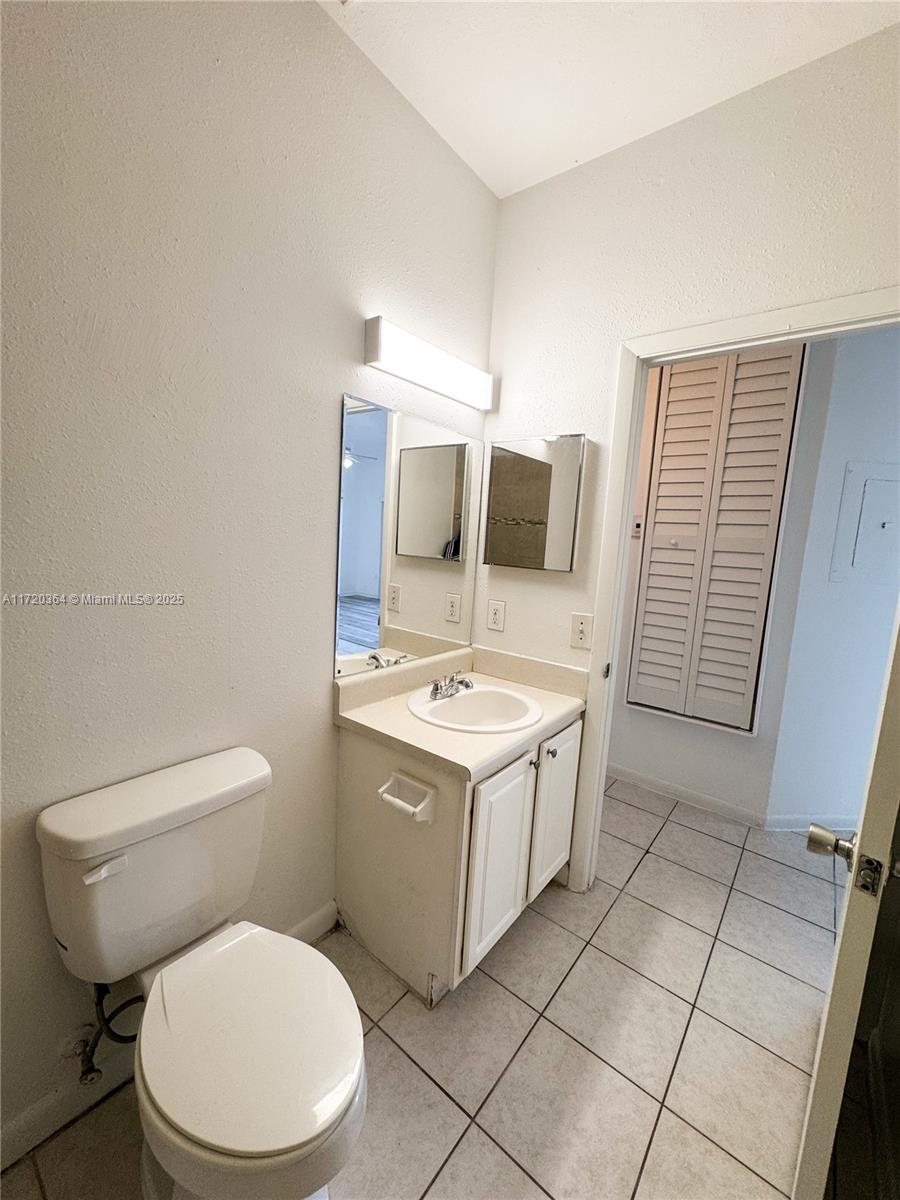 2001 NW 96th Ter #10L, Pembroke Pines, Florida image 29