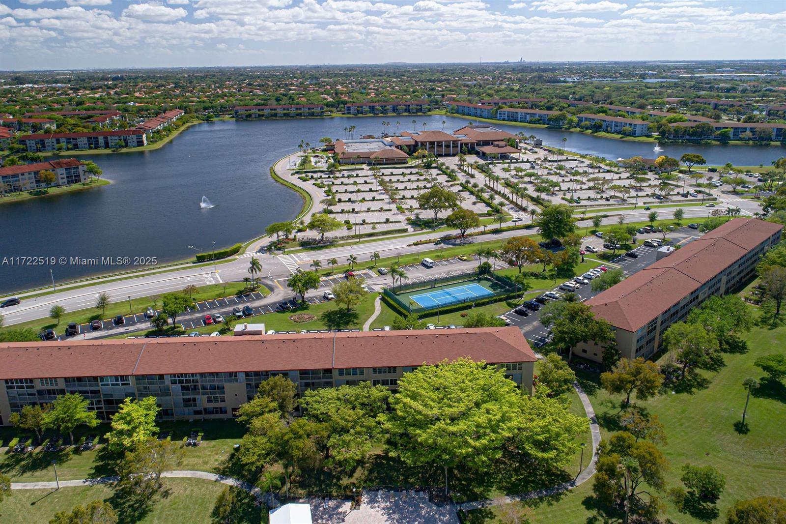 700 SW 137th Ave #212H, Pembroke Pines, Florida image 27