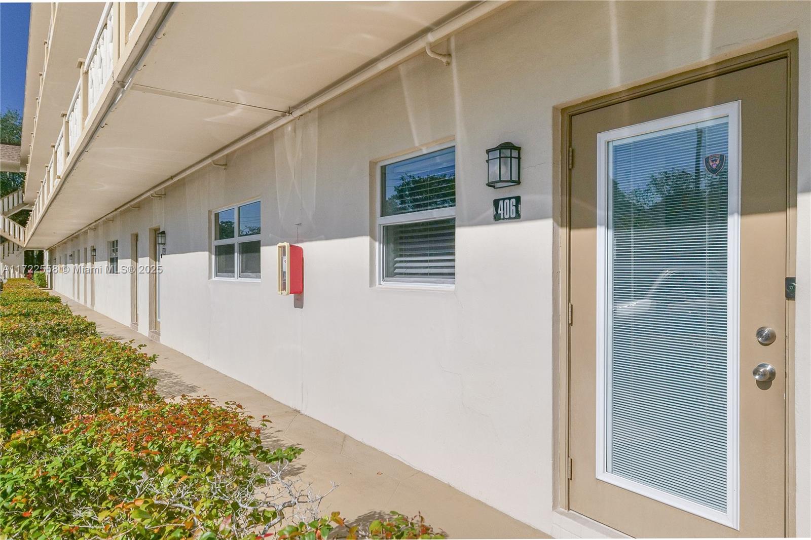 4801 NW 34th St #406, Lauderdale Lakes, Florida image 22