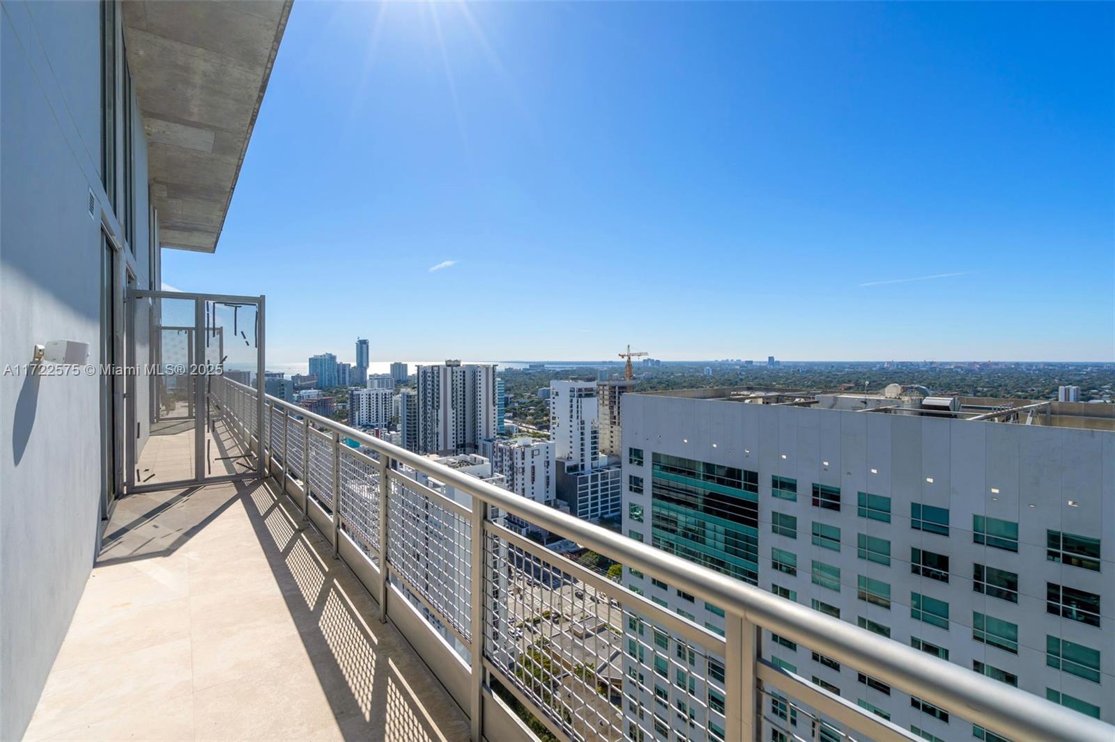 690 SW 1st Ct #PHII22, Miami FL 33130