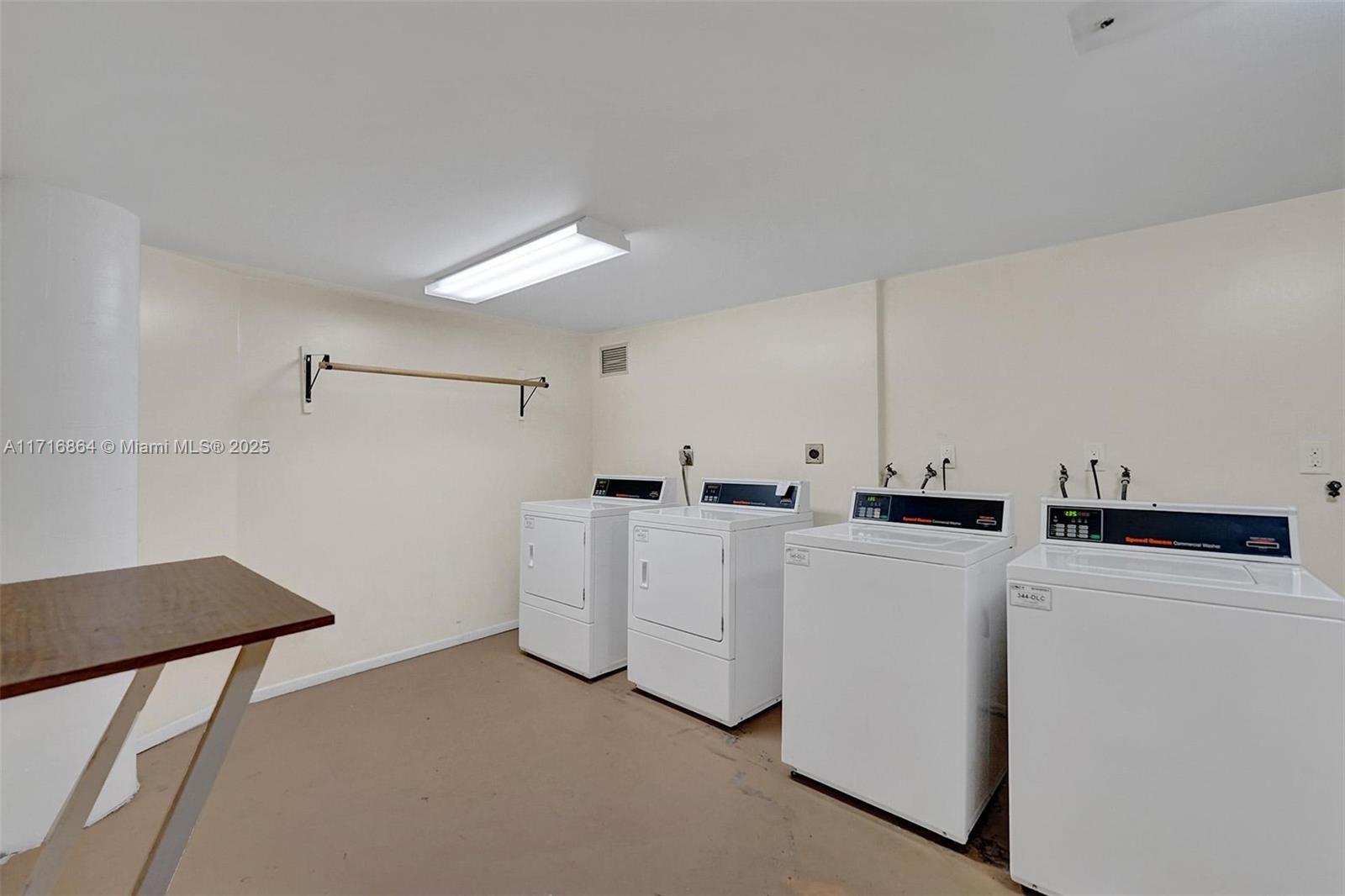 Listing Photo 14
