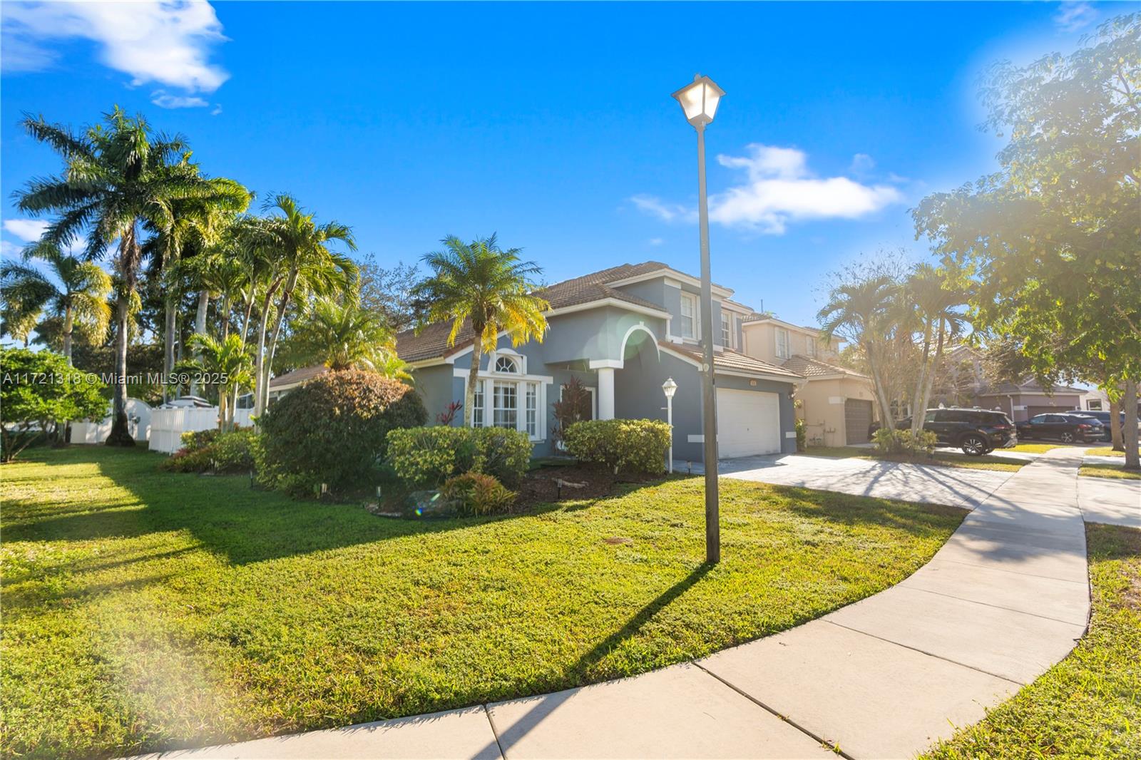 1131 NW 143rd Ave, Pembroke Pines, Florida image 43