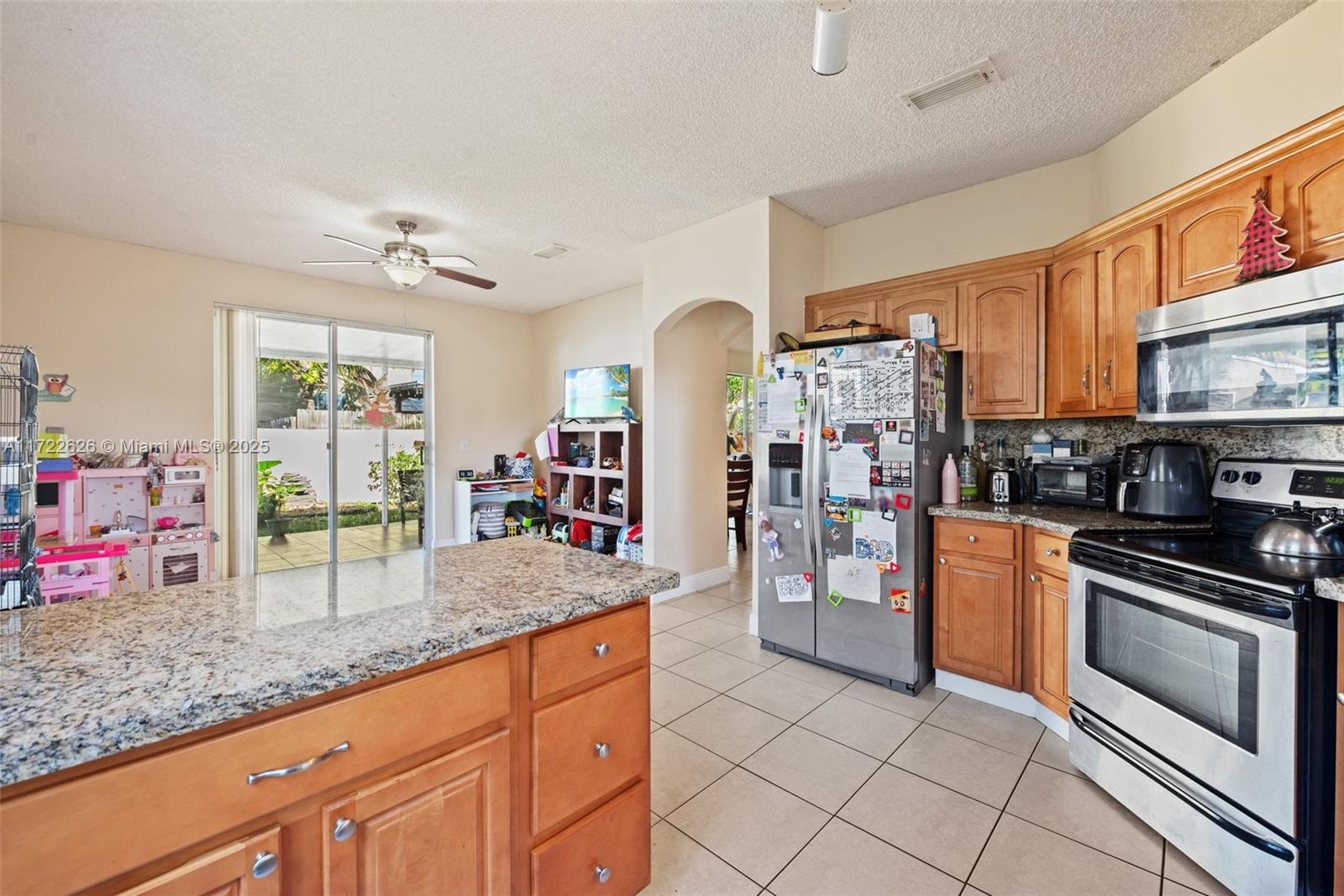 18463 NW 20th St, Pembroke Pines, Florida image 11