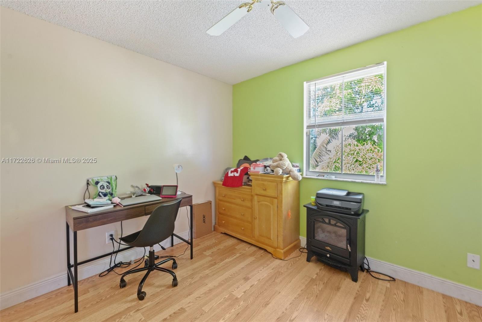 Listing Photo 18