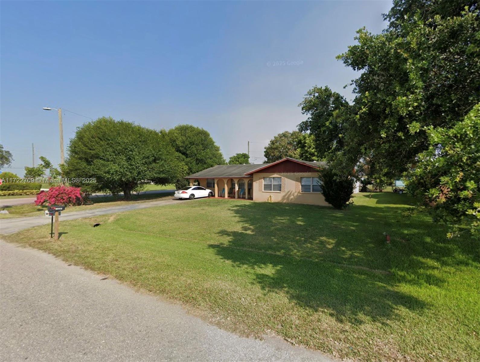 1233 Kentucky Ave, Clewiston, Florida image 2