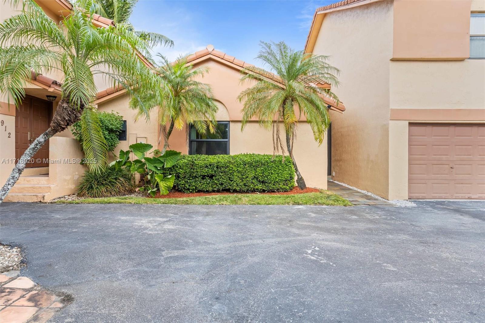 906 SW 113th Ter, Pembroke Pines, Florida image 24