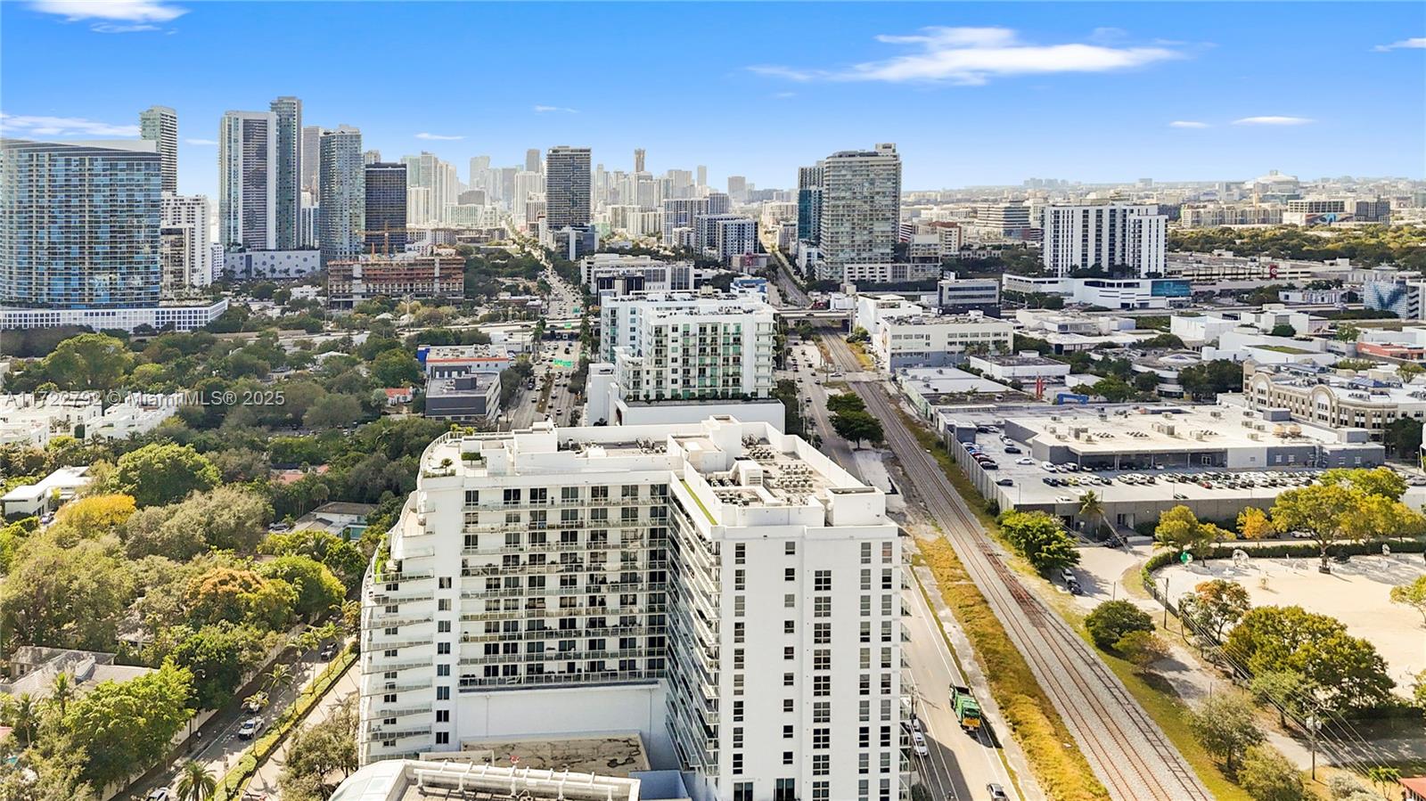 Condo for Sale in Miami, FL