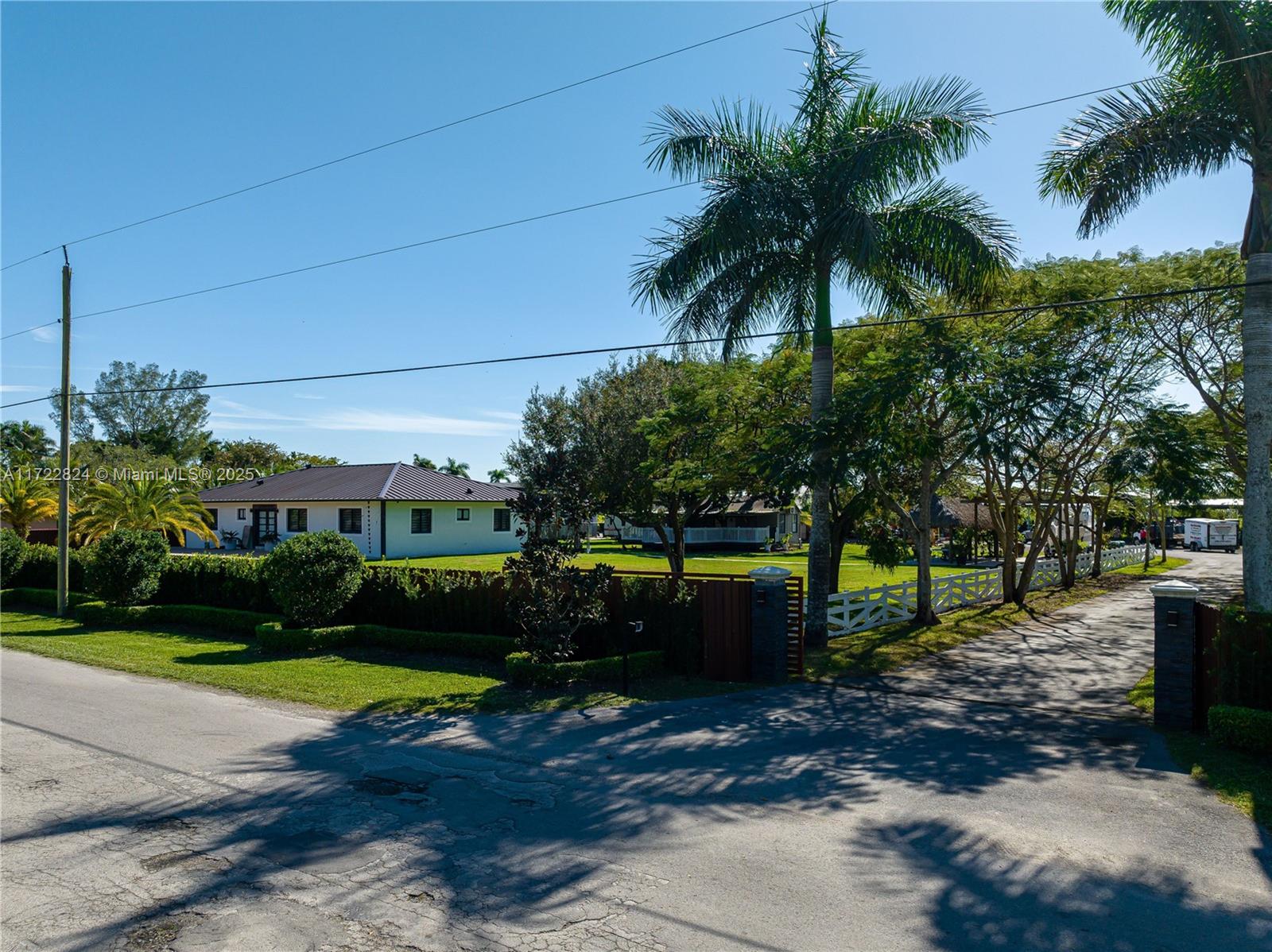 Residential, Homestead, Florida image 2