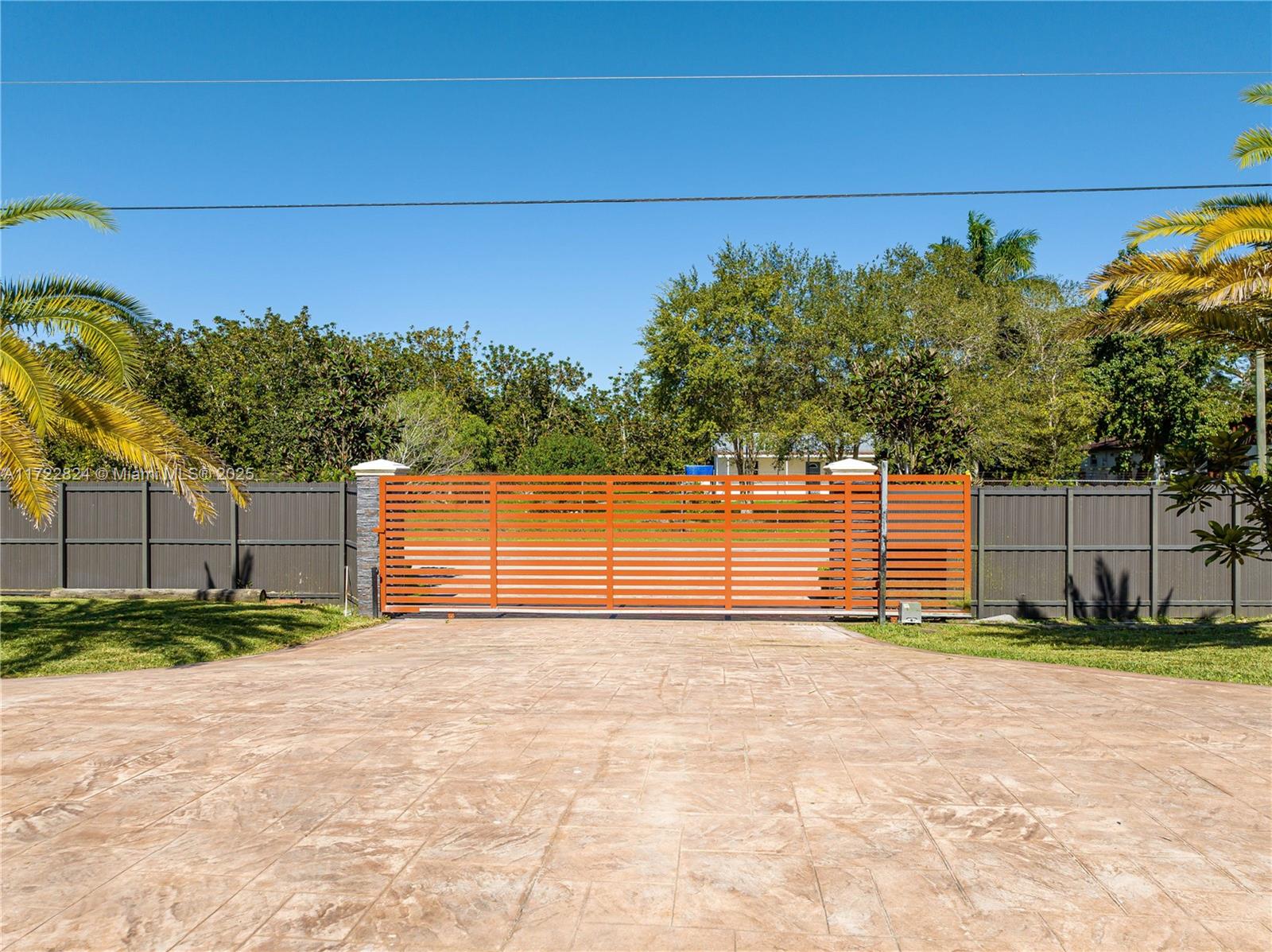 Residential, Homestead, Florida image 7