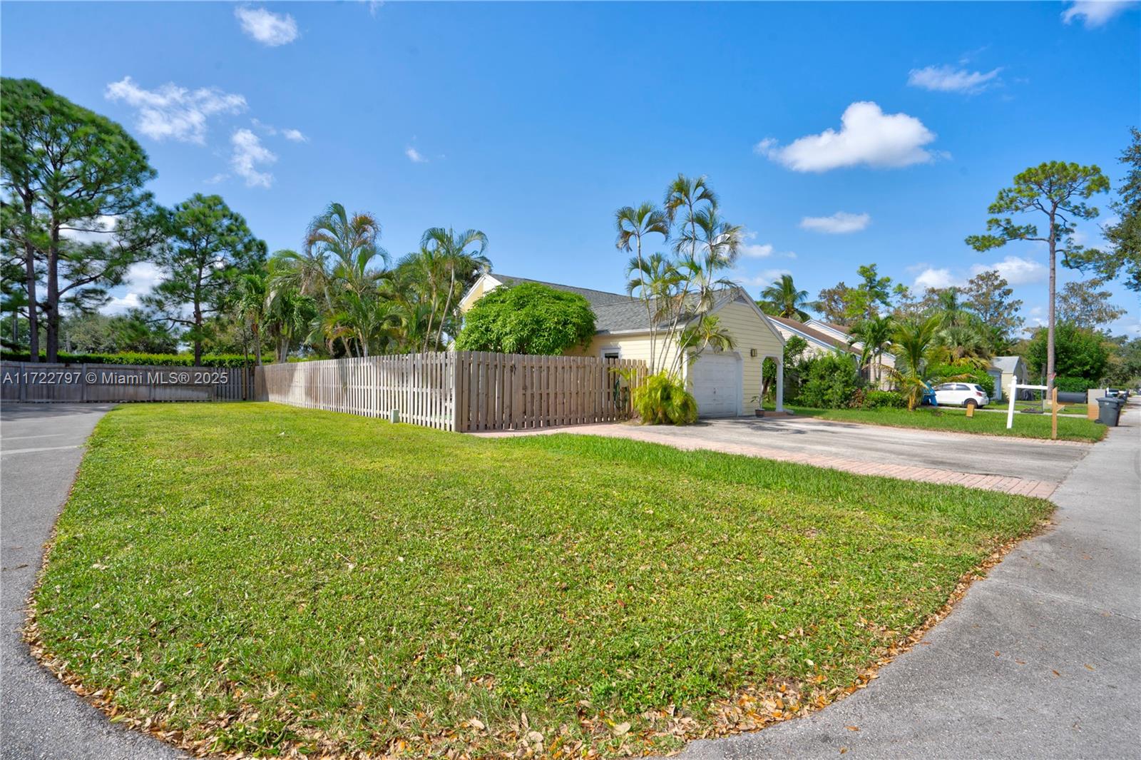 553 Goldenwood Way, Wellington, Florida image 22