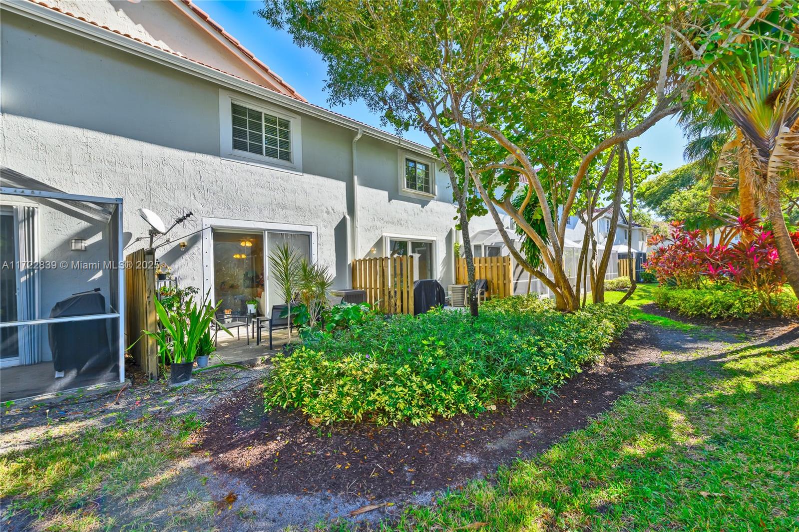 Residential, Weston, Florida image 22